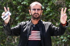 Years 2000 Ringo Año 2000 :: Beatstone